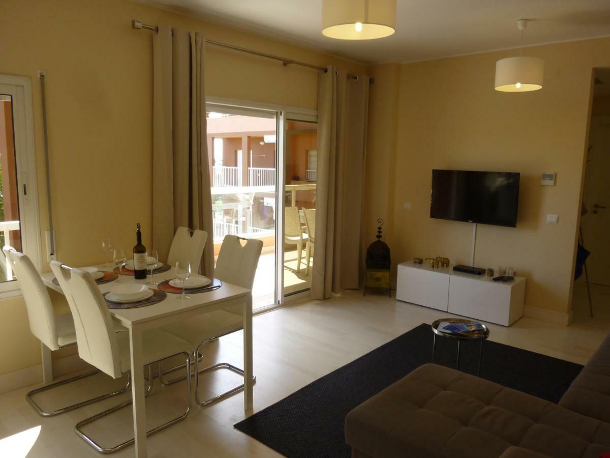 Beach & Sea Apt, Fast Wifi, Airco, Private Parking And Pool Портиман Екстериор снимка